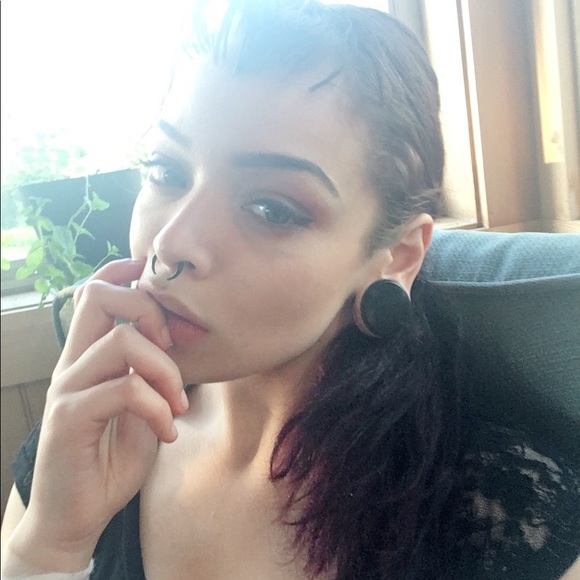 Meet your Posher, Kai - Picture 3 of 4